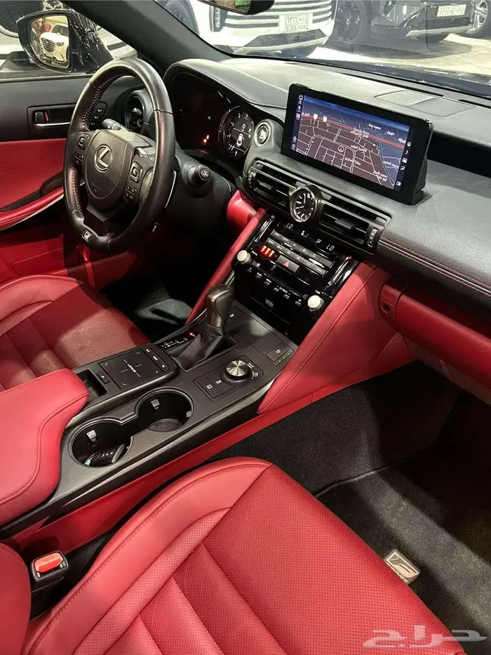 لكزس is350 F 2024 سبورت شبه جديد ( الوكيل عبداللطيف جميل ) 8