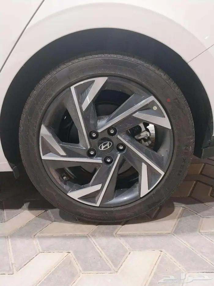 هيوانداي اللنتر صيني كنفورات 2025 ابيض واسواد فقط 13