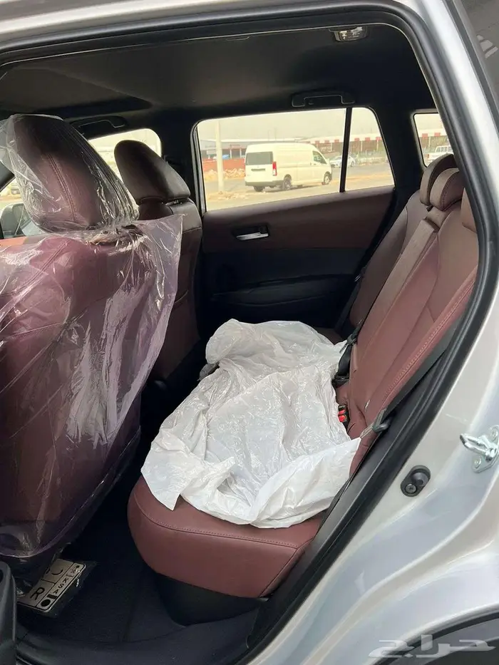 كورولاكروس ليمتد فل كامل 2024 اصفار 11