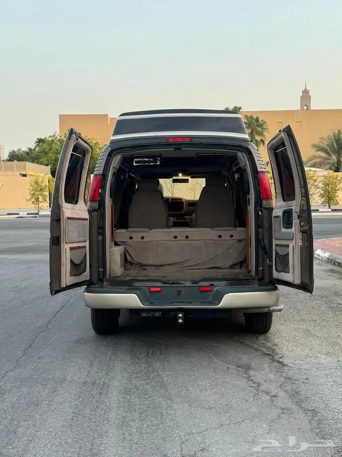 للبيع جي ام سي سافانا 98 اصدار خاص 5