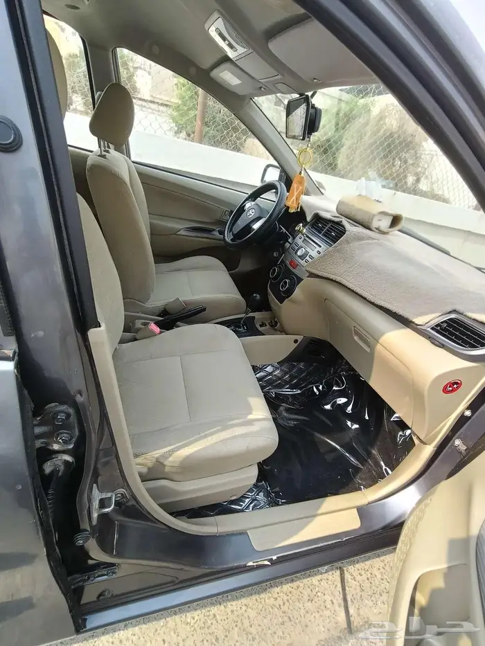 2015 Toyota Avanza Automatic  144800 KM 30 SAR 7