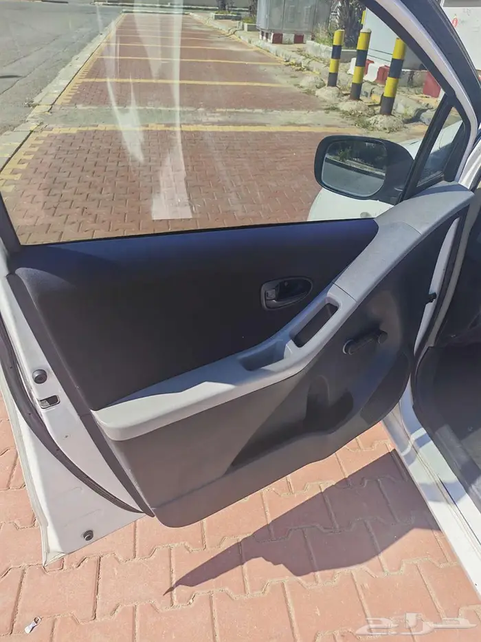 تويوتا يارس2006 هاتشباك 14