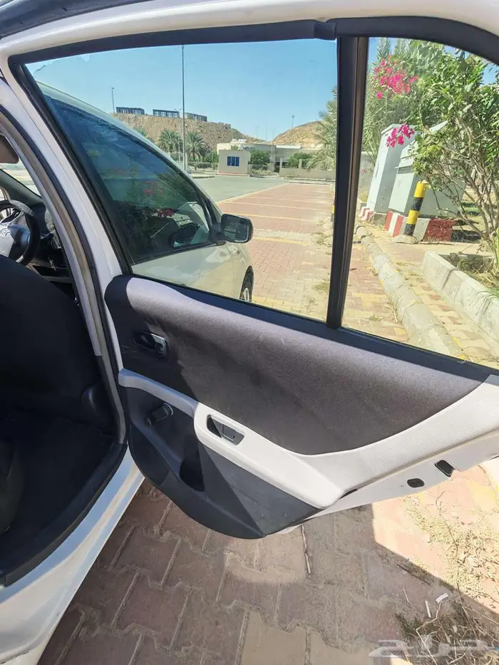 تويوتا يارس2006 هاتشباك 8