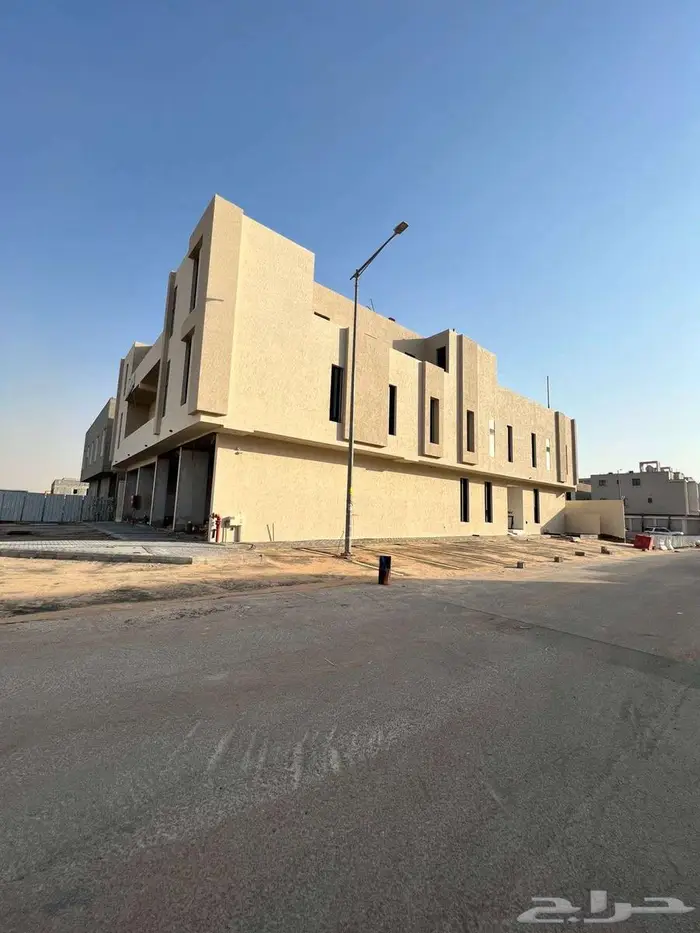 للايجار معرض تجاري بسعر 50سنوي حي القادسية-عرض رقم H1419 0