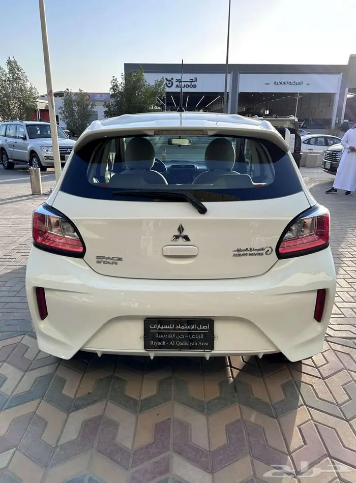 ميتسوبيشي سبيس ستار 2023 26