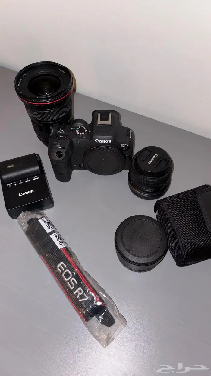 كاميرا كانون R7 1