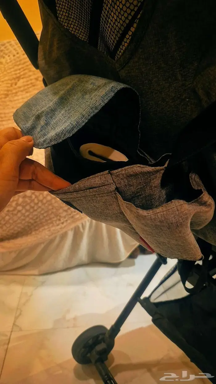 عربة اطفال تدخل الطياره 1