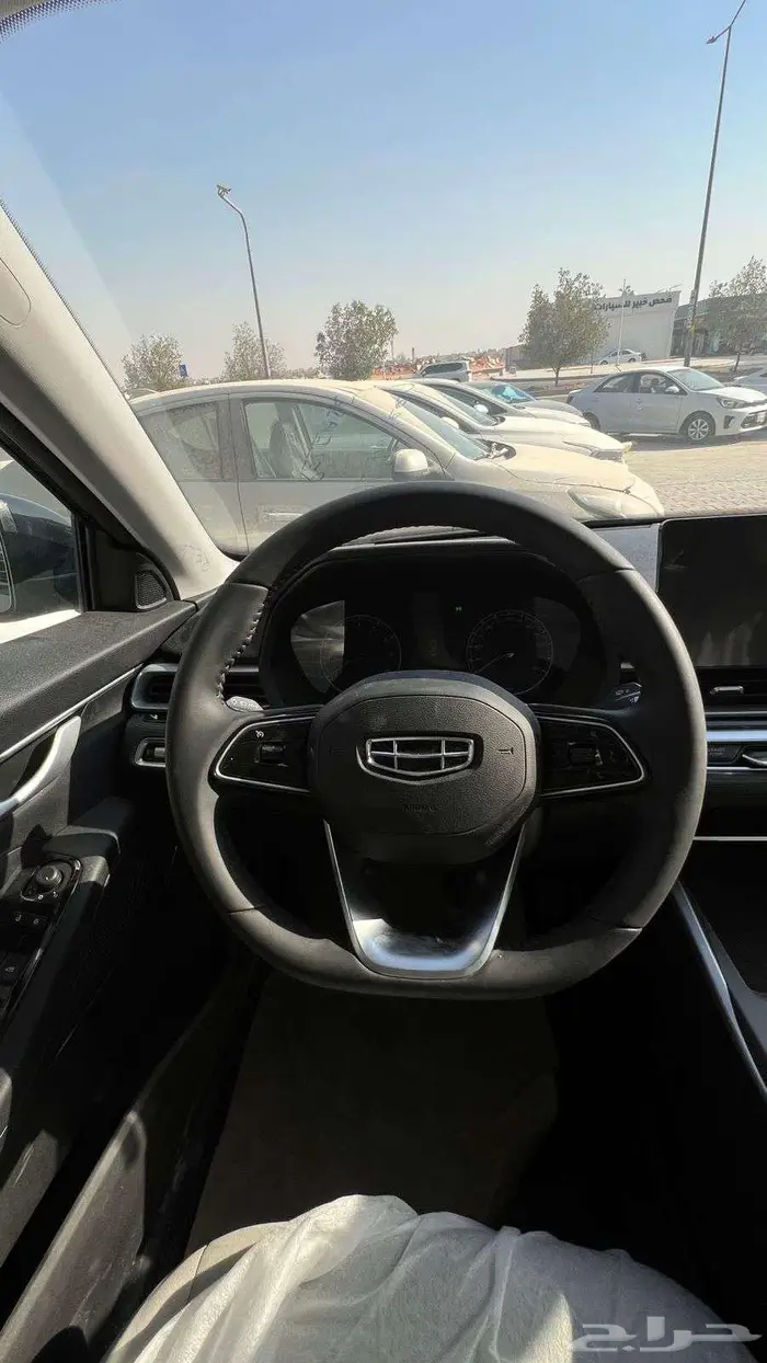 جيلي ام جراند 2025 2