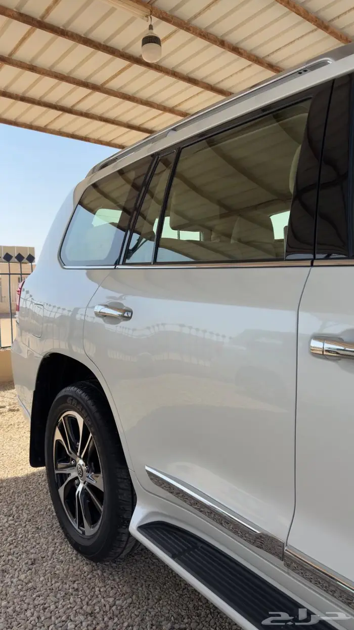 لاندكروزر GXR 2021 سعودي تورنق ( مخزن ) 33