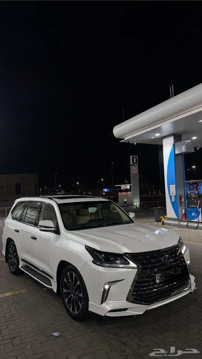 للبيع جيب لكزس بلاك اديشن 2