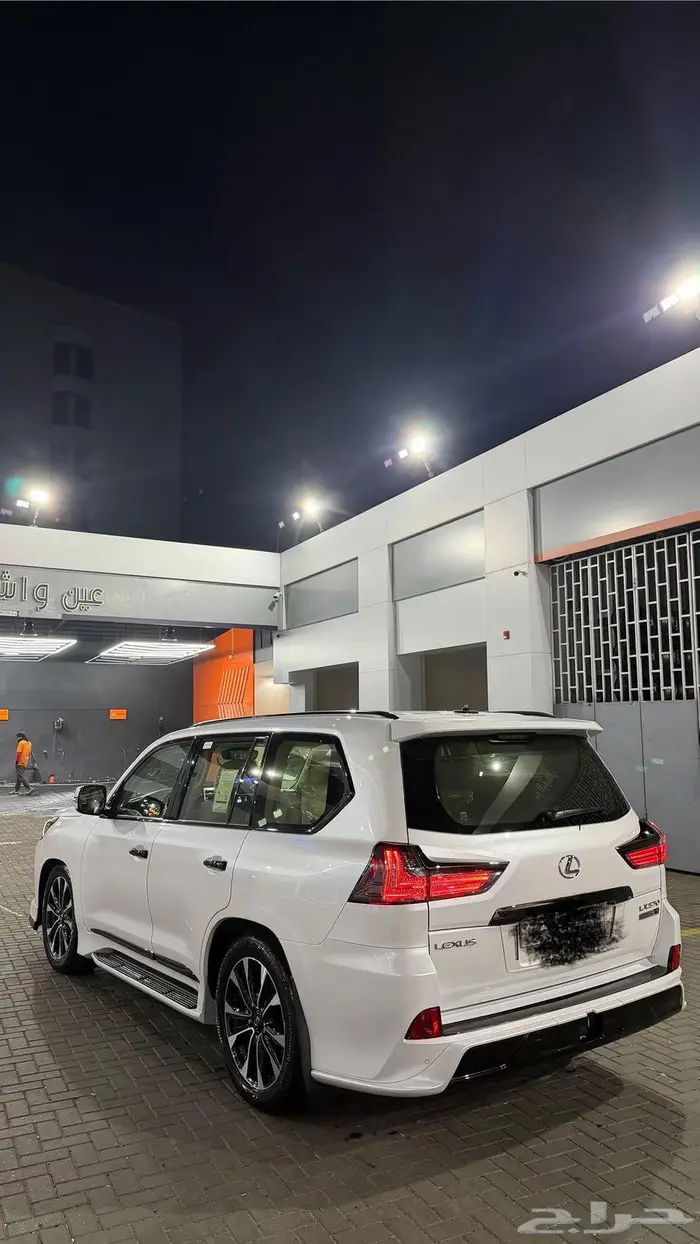 للبيع جيب لكزس بلاك اديشن 1