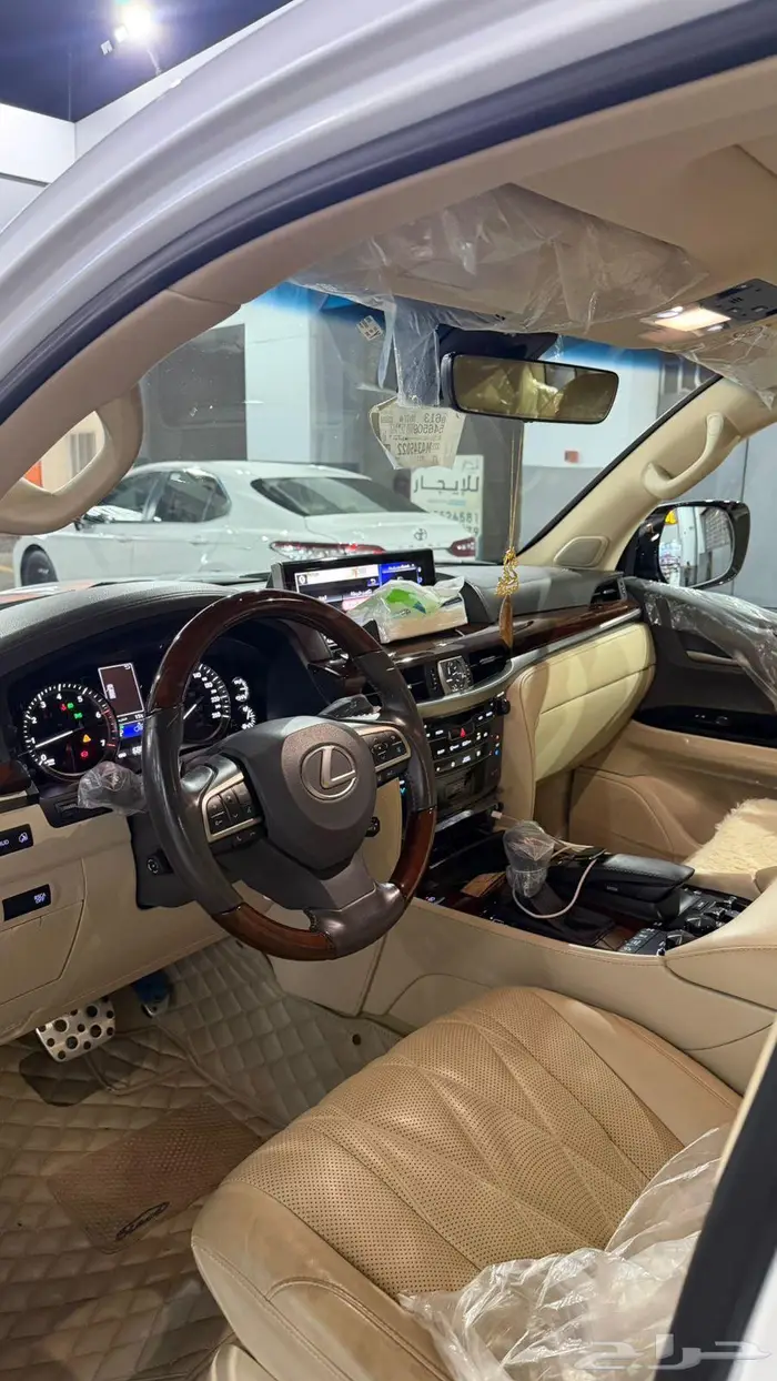 للبيع جيب لكزس بلاك اديشن 5