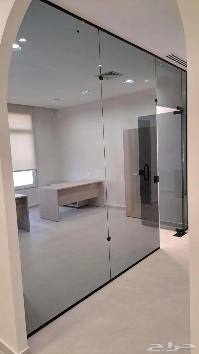 زجاج سكريت زجاج مكاتب تفصيل مكاتب زجاج درابزين زجاج شاور 2