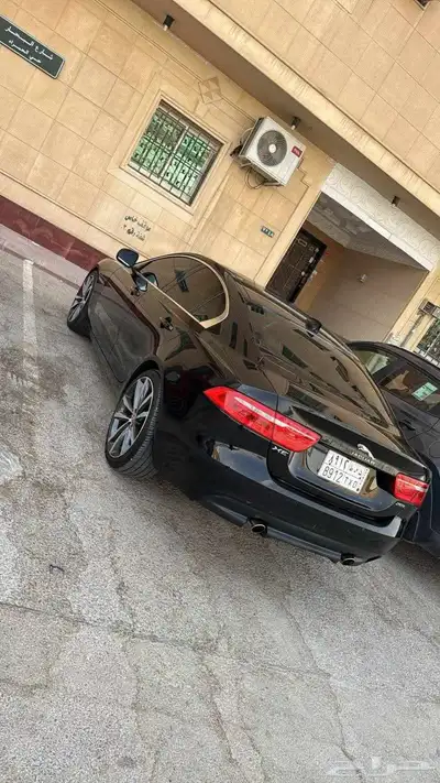 للبيع جاكور سيدان Xe للون اسود موديل 2018 فل كامل بصمه وبا index