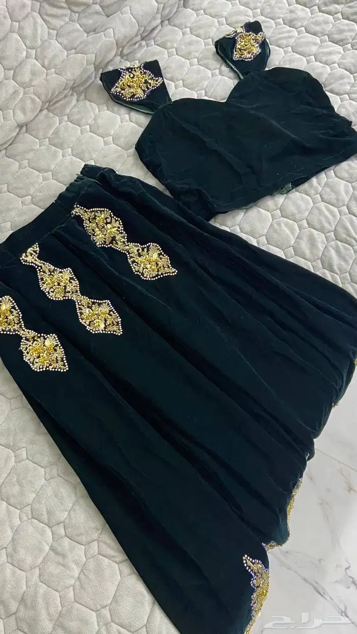 فستان للبيع خذيت القطعه ب 700 بس معليك نتفق 2