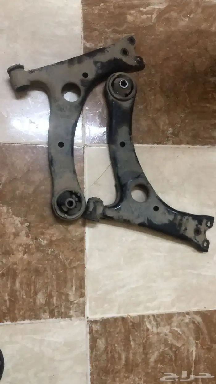 قطع غيار مستخدمه لجميع السيارات 4