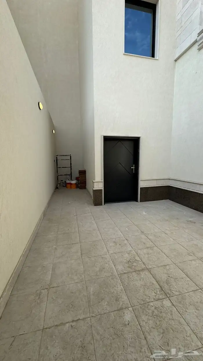 ادوار وملاحق للبيع حي بدر 22