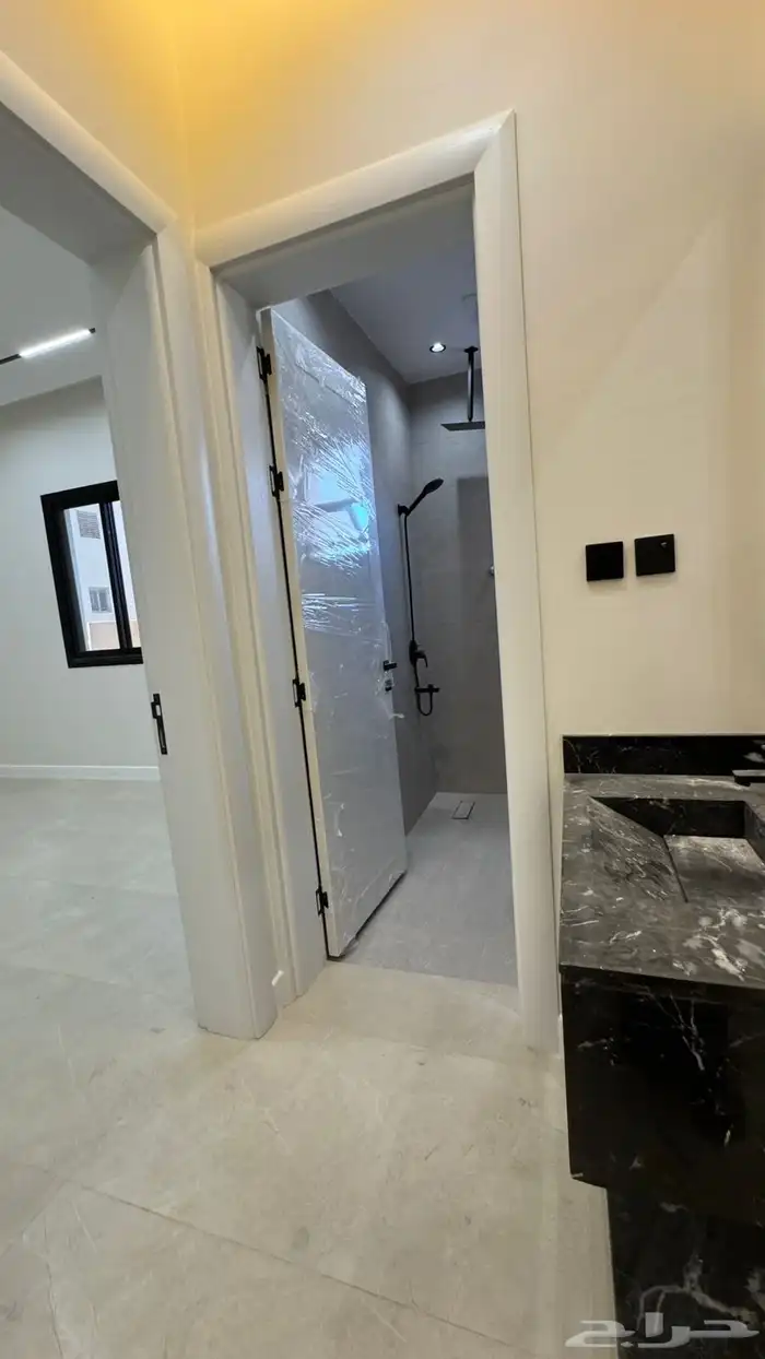 ادوار وملاحق للبيع حي بدر 51