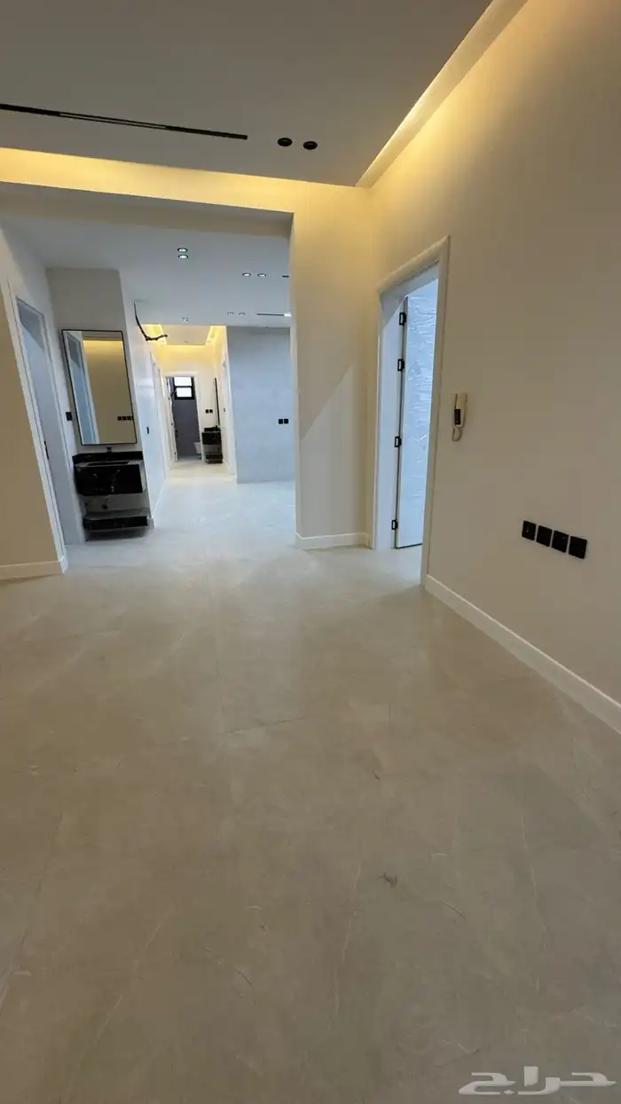 ادوار وملاحق للبيع حي بدر 35