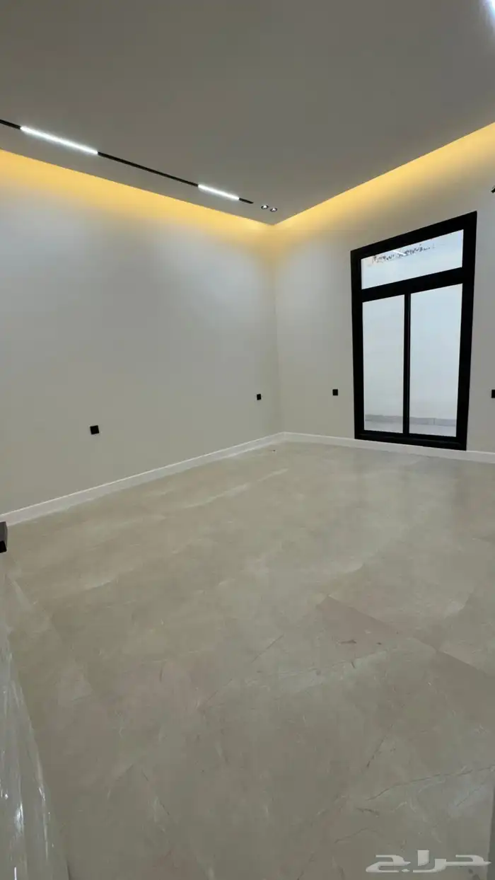 ادوار وملاحق للبيع حي بدر 62