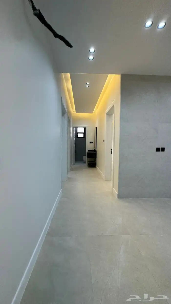 ادوار وملاحق للبيع حي بدر 33