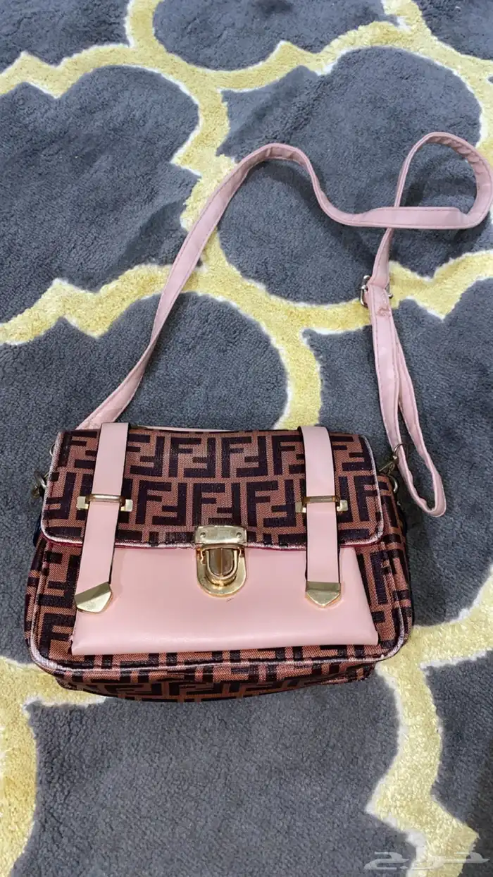 شنط نسائيه 0