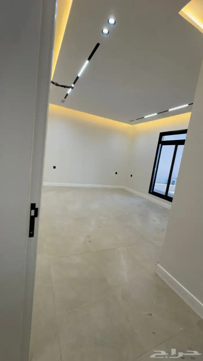 ادوار وملاحق للبيع حي بدر 26