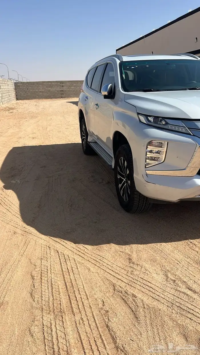 جيب ميتسوبيشي مونتيرو 2023 (نص فل) 1