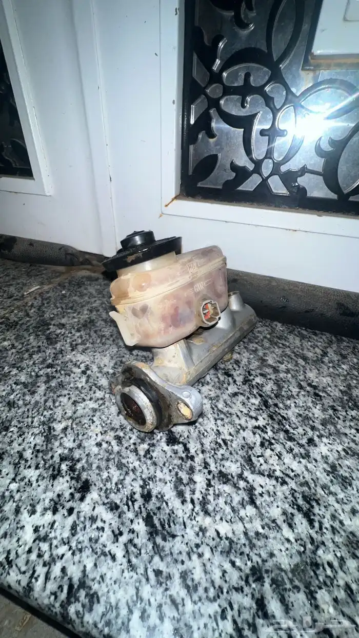 قطع كامري من موديل 2000 حت موديل 2006 الي يبي قطع 6