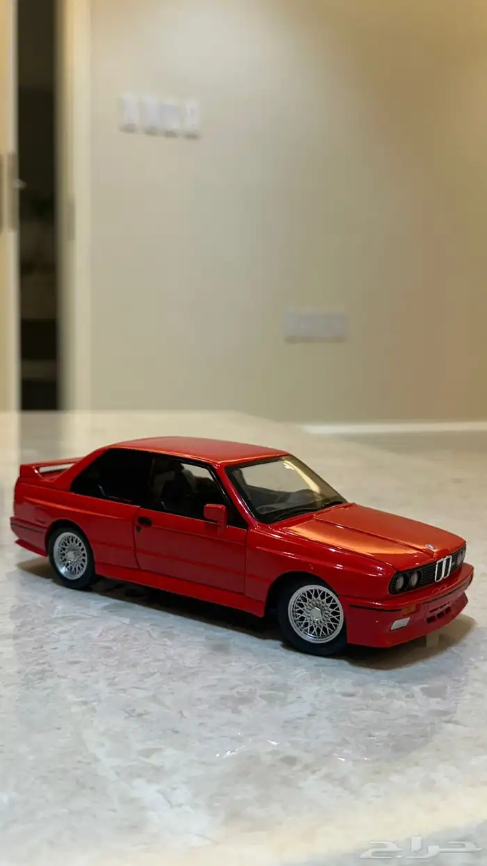 للبيع مجسم بي إم دبليو السعر 100 ريال الموقع القطيف 0