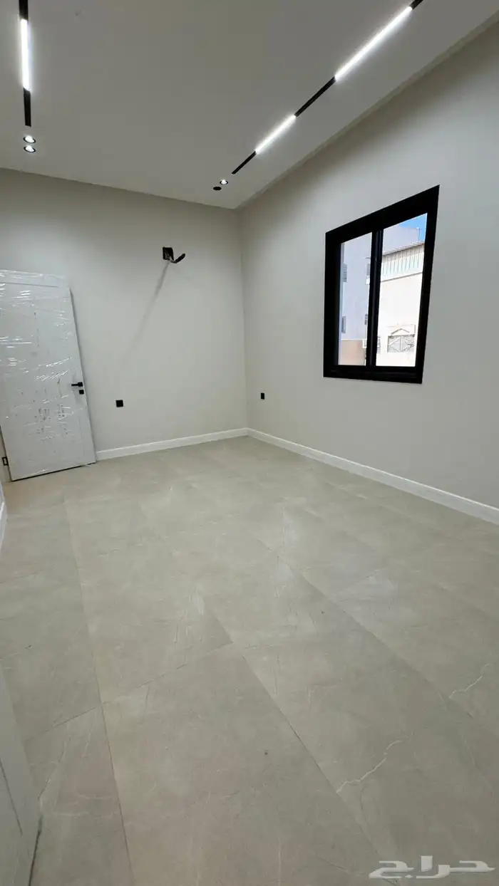 ادوار وملاحق للبيع حي بدر 58