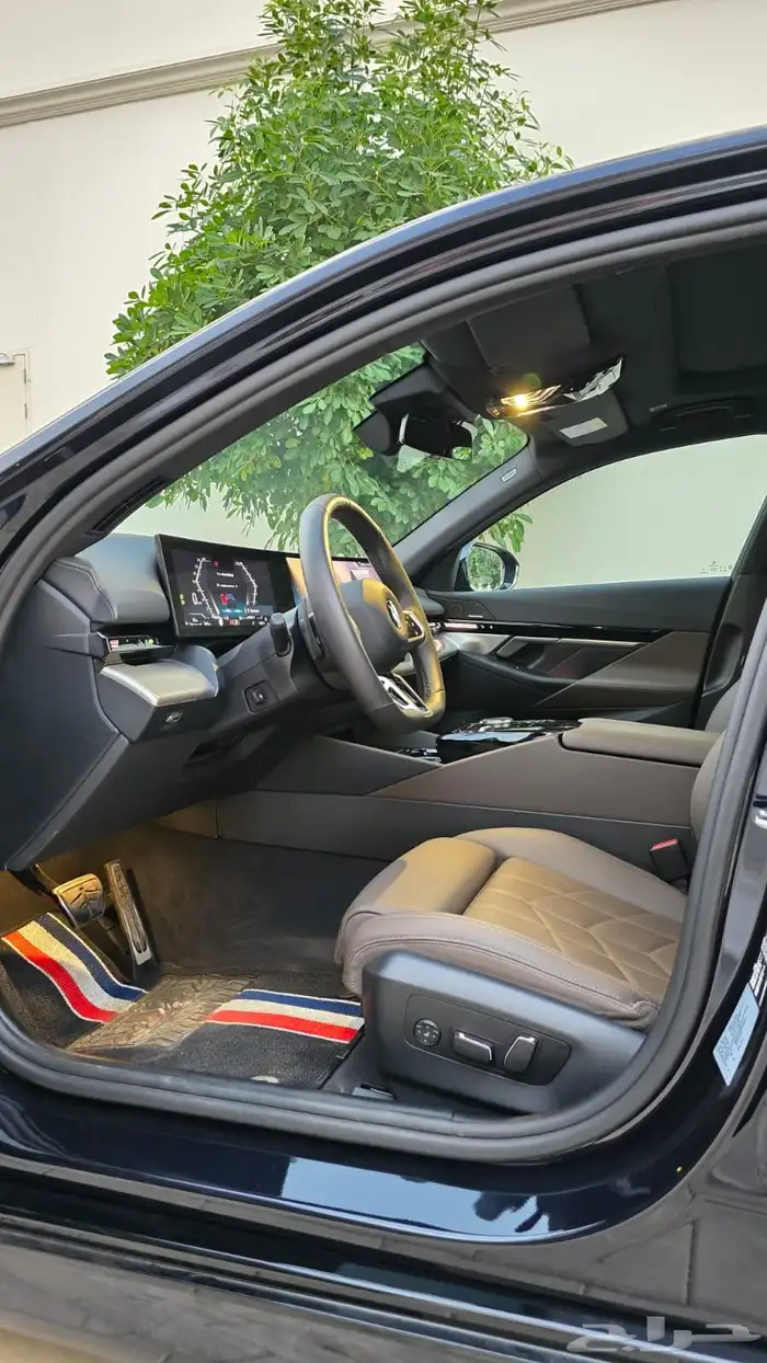 بي ام دبليو 520 كت M - موديل 2024 39