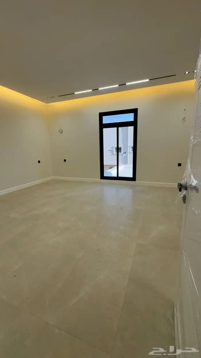 ادوار وملاحق للبيع حي بدر 43