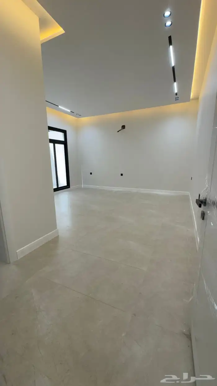 ادوار وملاحق للبيع حي بدر 67