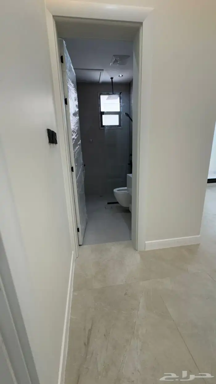 ادوار وملاحق للبيع حي بدر 73