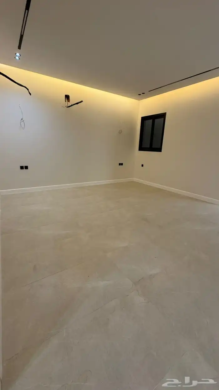 ادوار وملاحق للبيع حي بدر 36