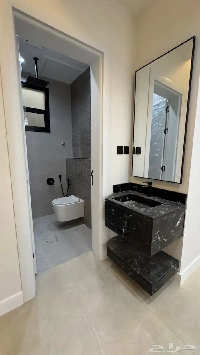 ادوار وملاحق للبيع حي بدر 57