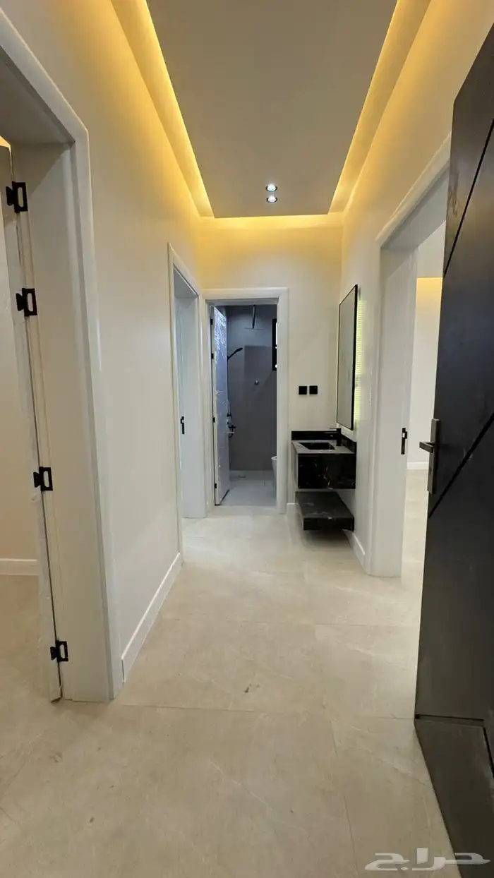 ادوار وملاحق للبيع حي بدر 50