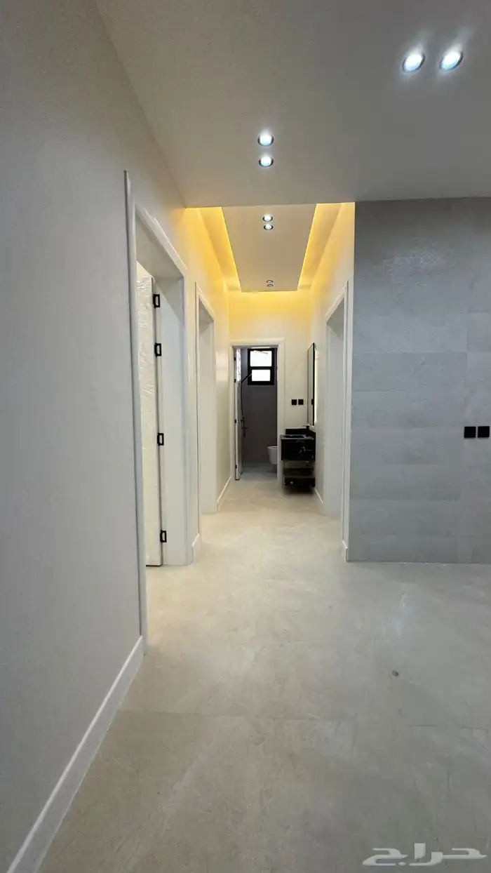 ادوار وملاحق للبيع حي بدر 76