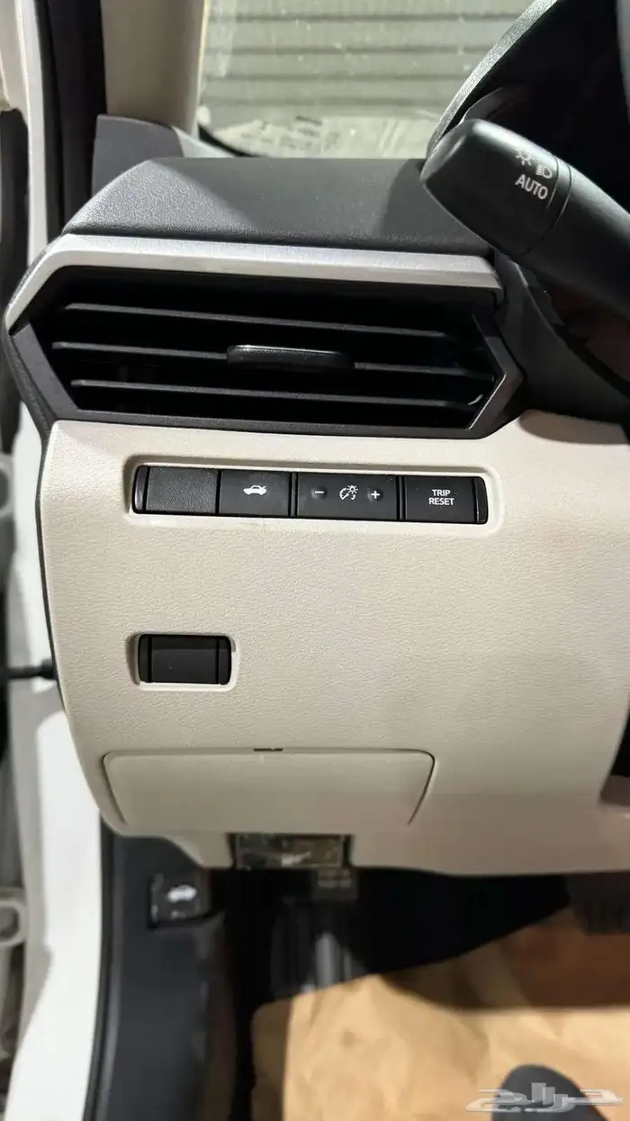 نيسان التيما استاندر موديل 2025 لون رصاصي 8