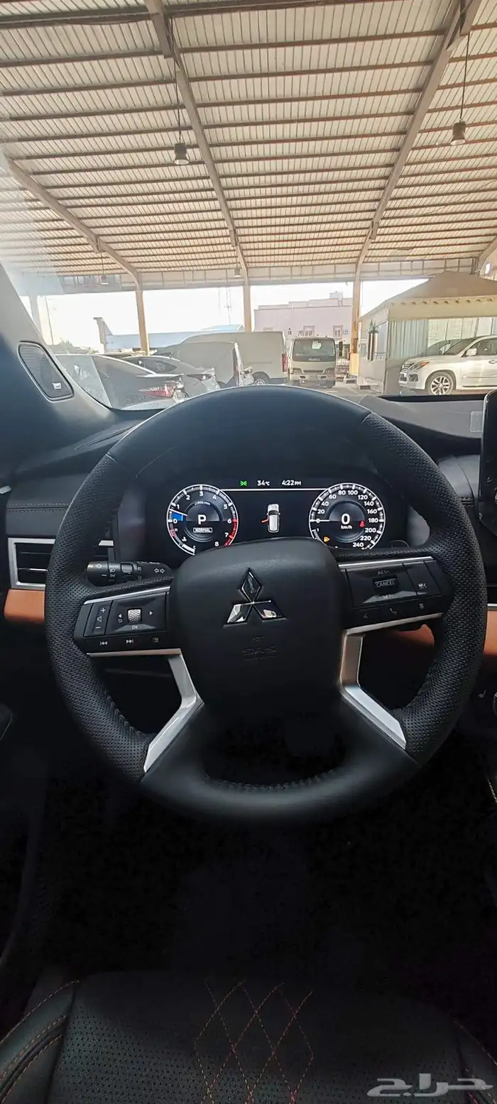 ميتسوبيشي اوتلاندر بريميوم 2025 11