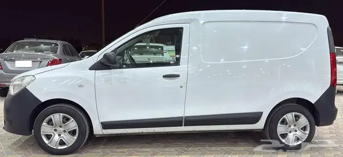 رينو دوكر فان بنزين 2021 3