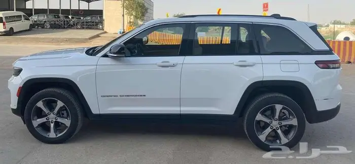 جيب جراند شيروكي 2023 ليمتد 3