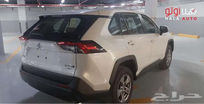 تويوتا راف فور LE بنزين دفع رباعي 2025 ابيض 1