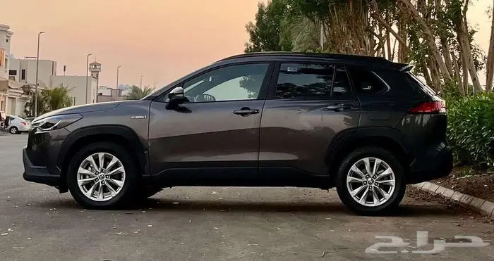 كورولا كروس 2023 وكالة تحت الضمان ب 71 الف نقدي وتمويل 7