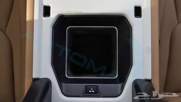 2025 Land Rover Defender 110 X-Dynamic SE P400e مع ضمان 19