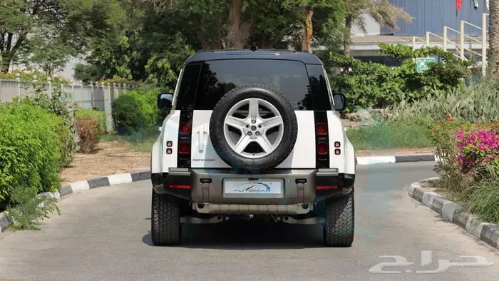 2025 Land Rover Defender 110 X-Dynamic SE P400e مع ضمان 5