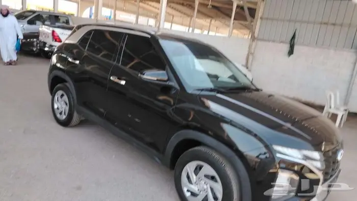 كريتا 2023اسود نصف فل بودي ومحركات وكاله عداد82 الف كم 4