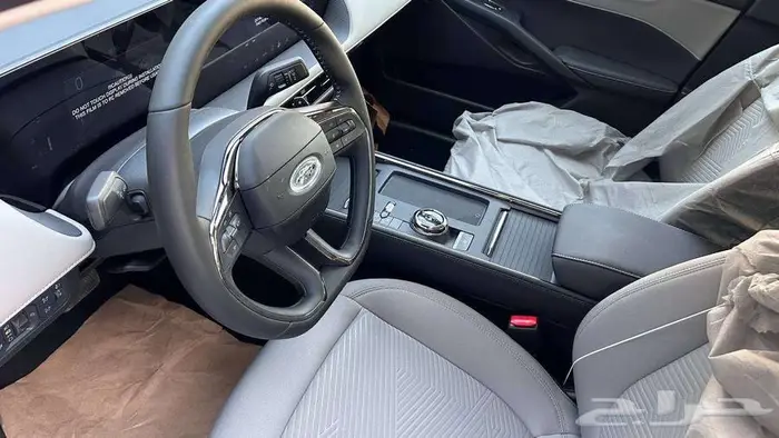 فورد تورس امبيانتي 2026 لدى شركة عبدالمجيد الخضر 9