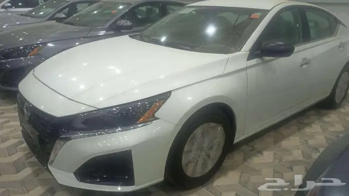 نيسان التيما 2025 استندر رمادي وابيض ب 97775 اقل سعر 1